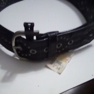 Belgo Lux Man Made Belt With Silver Studded Pattern Size Small 32 X 2  NWT
